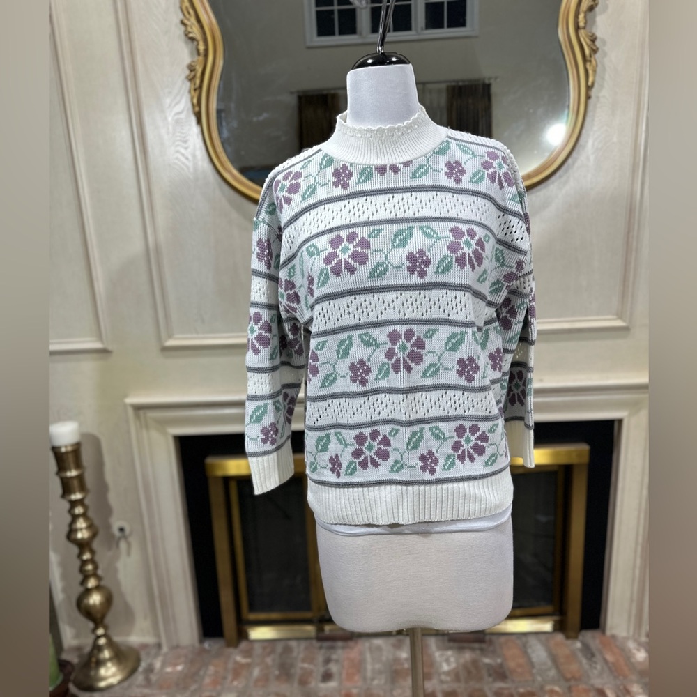 Vintage 80s Floral Knit Sweater Women’s L –‎ Purple Flowers, White, Made in USA